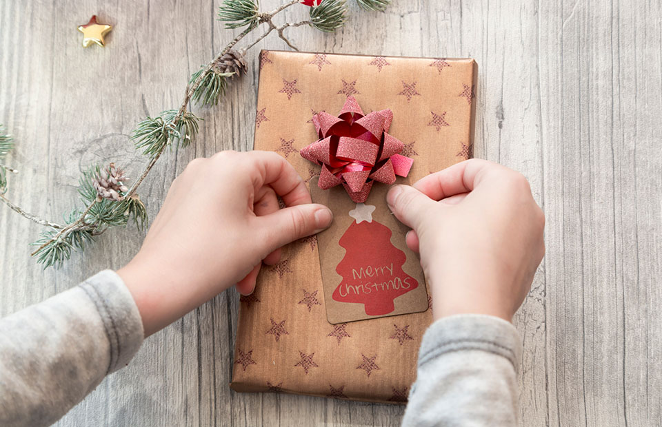 9 Ways To Be More Giving This Christmas