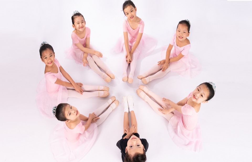 This Ballet Academy Offers An Exciting Curriculum That’ll Keep The Little Ones On Their Toes